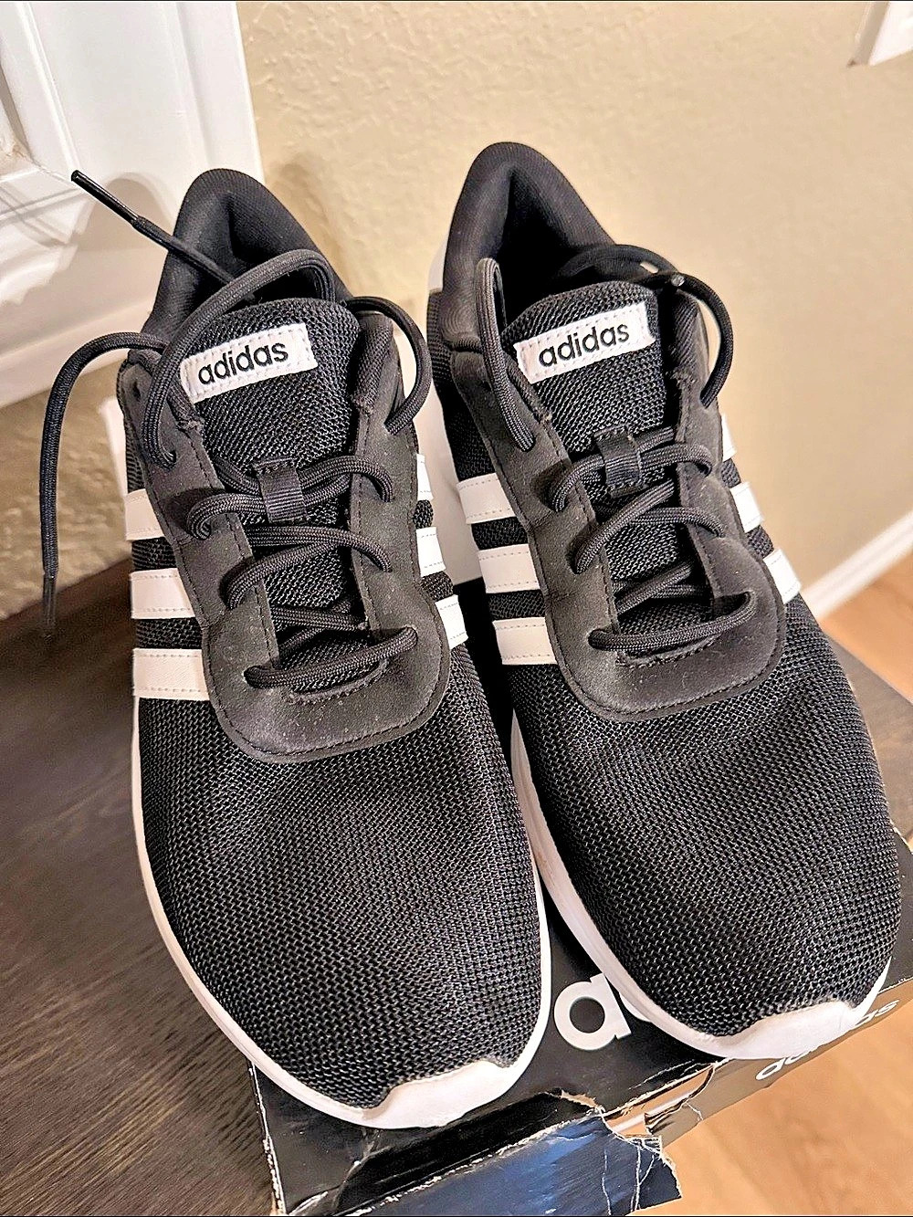 Adidas Lite Racer Black & White US 9.5 Athletic Shoes